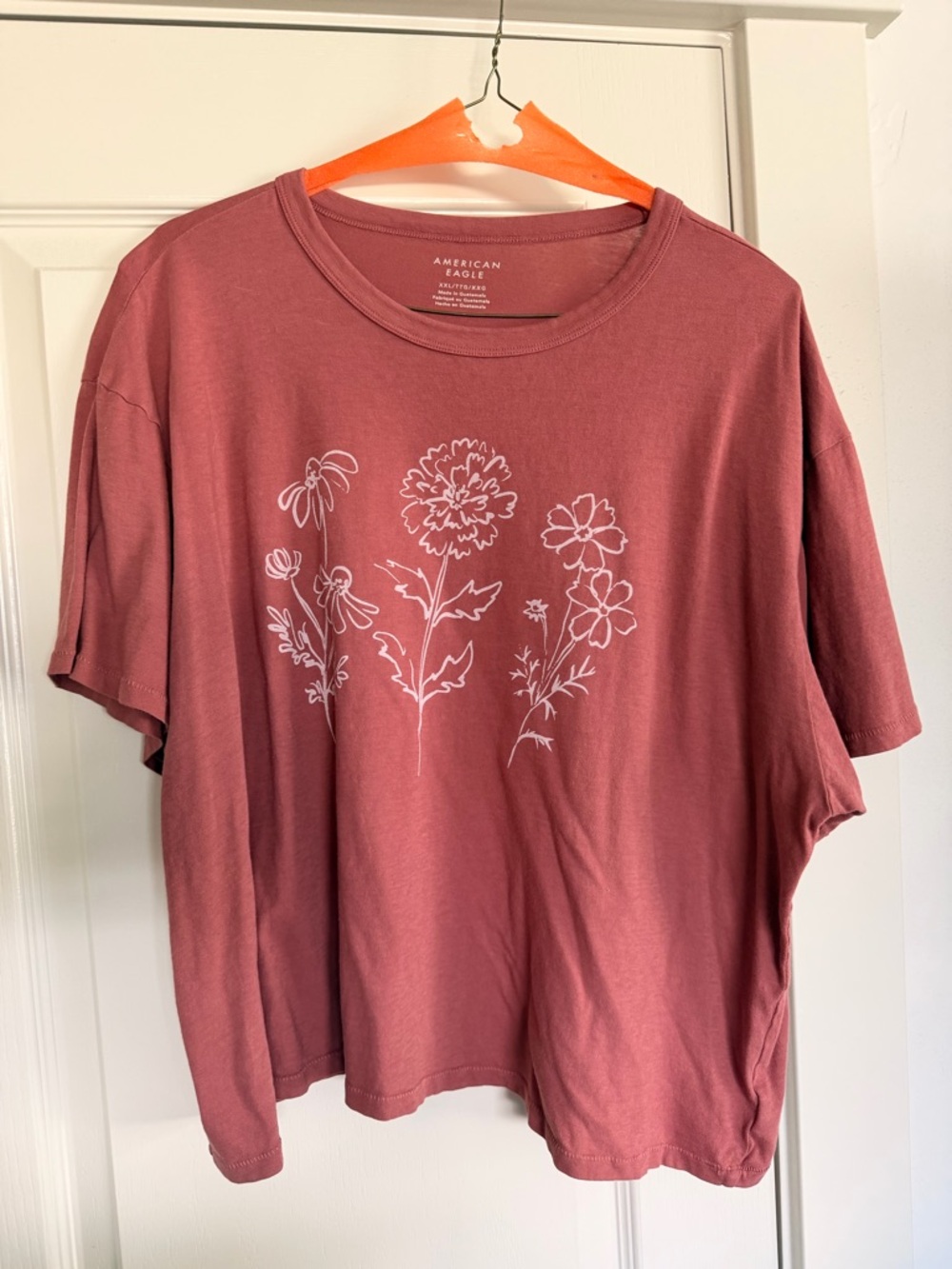 American Eagle Mauve-Pink Floral Graphic Tee